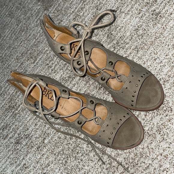 BKE Heels - Picture 3 of 3